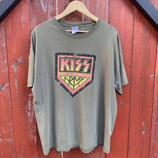 Kiss Army tee