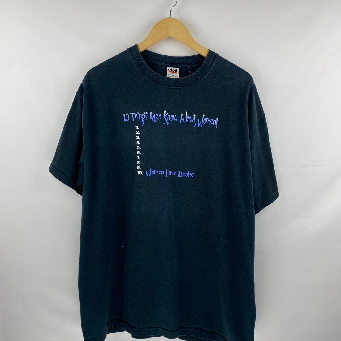 10 Things Men know about Women Tee - XL