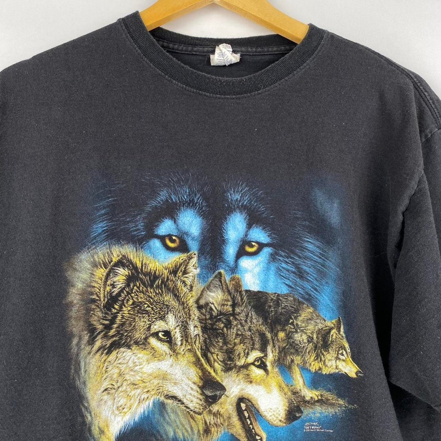 Wolf Tee - L