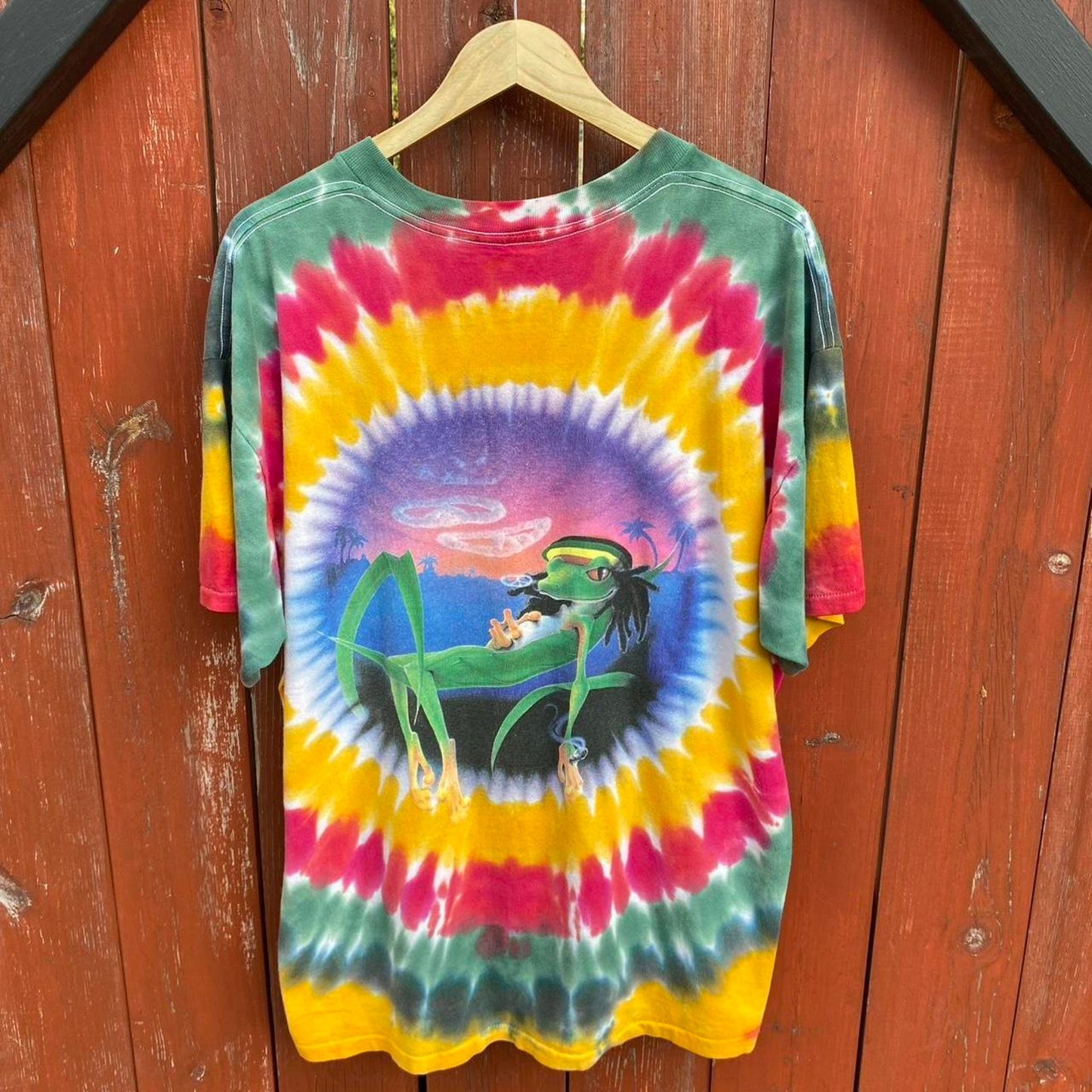Smoking Frogs Tee