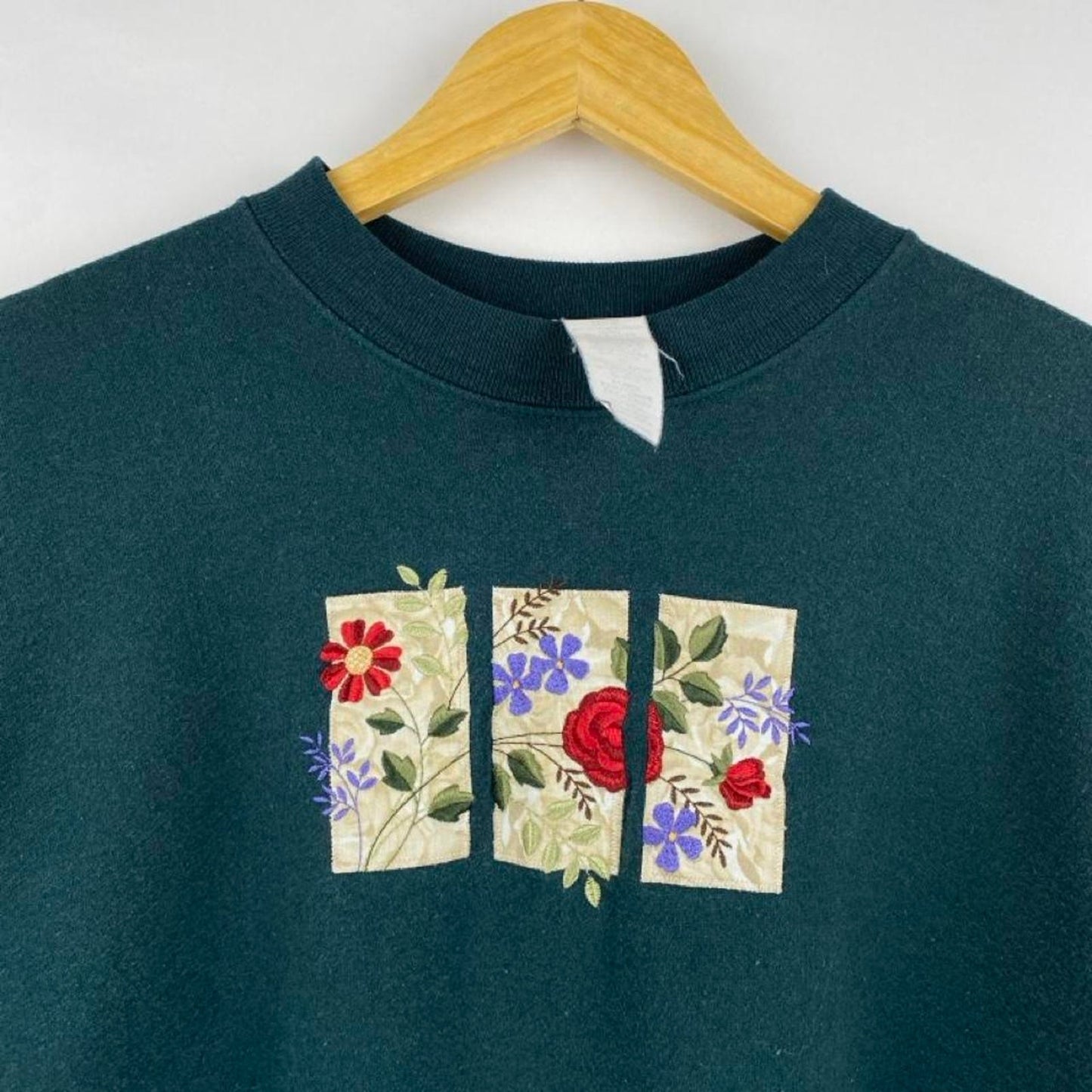 Embroidered Flowers Sweatshirt - XL