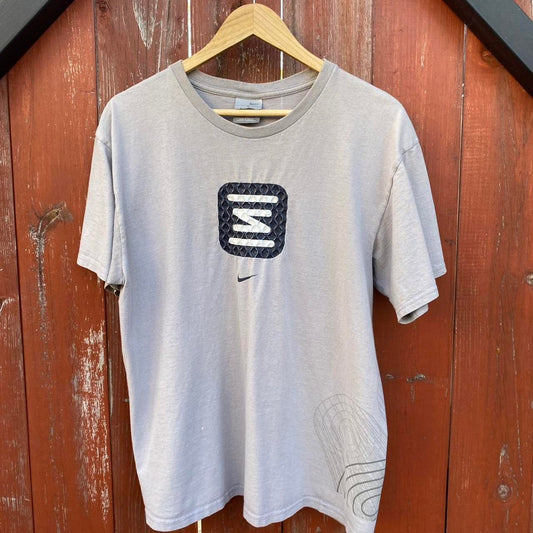 Y2K Nike Tee - M