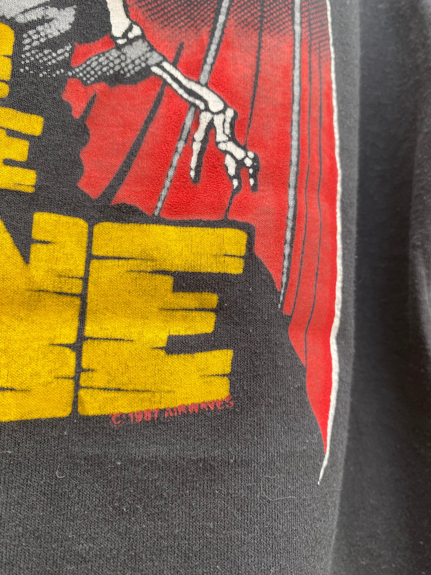 87’ Bad to the Bone Tee - M