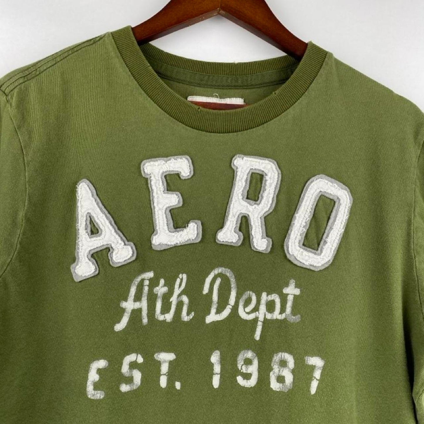 Aeropostale Tee - L