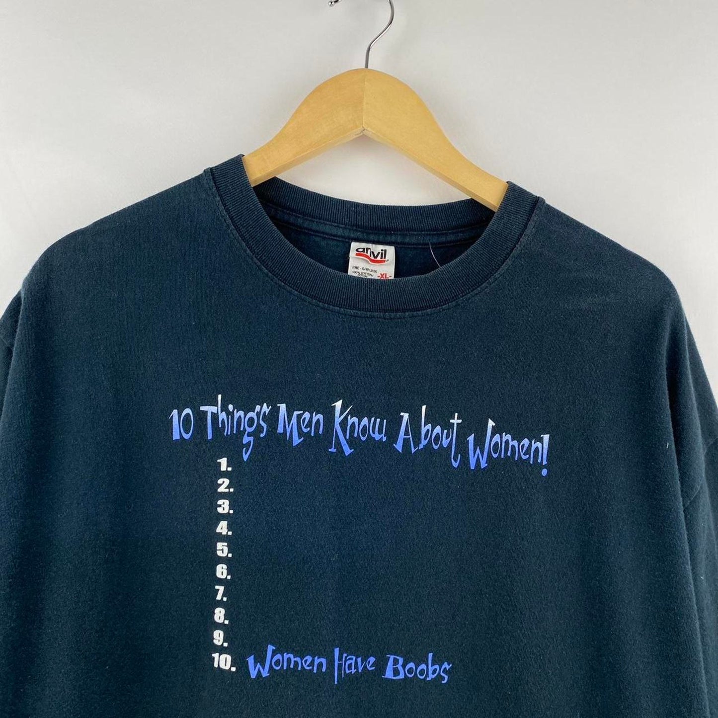 10 Things Men know about Women Tee - XL