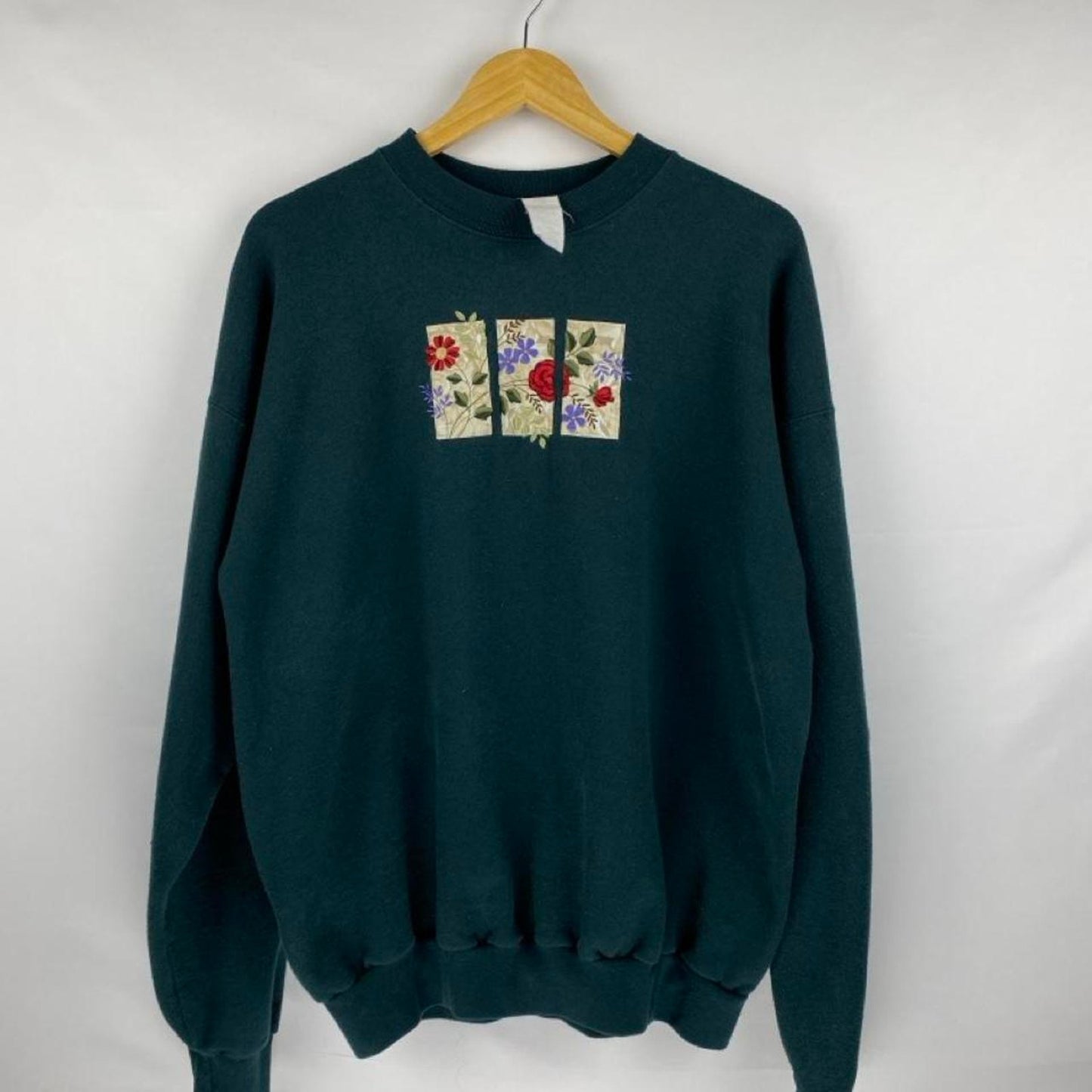 Embroidered Flowers Sweatshirt - XL