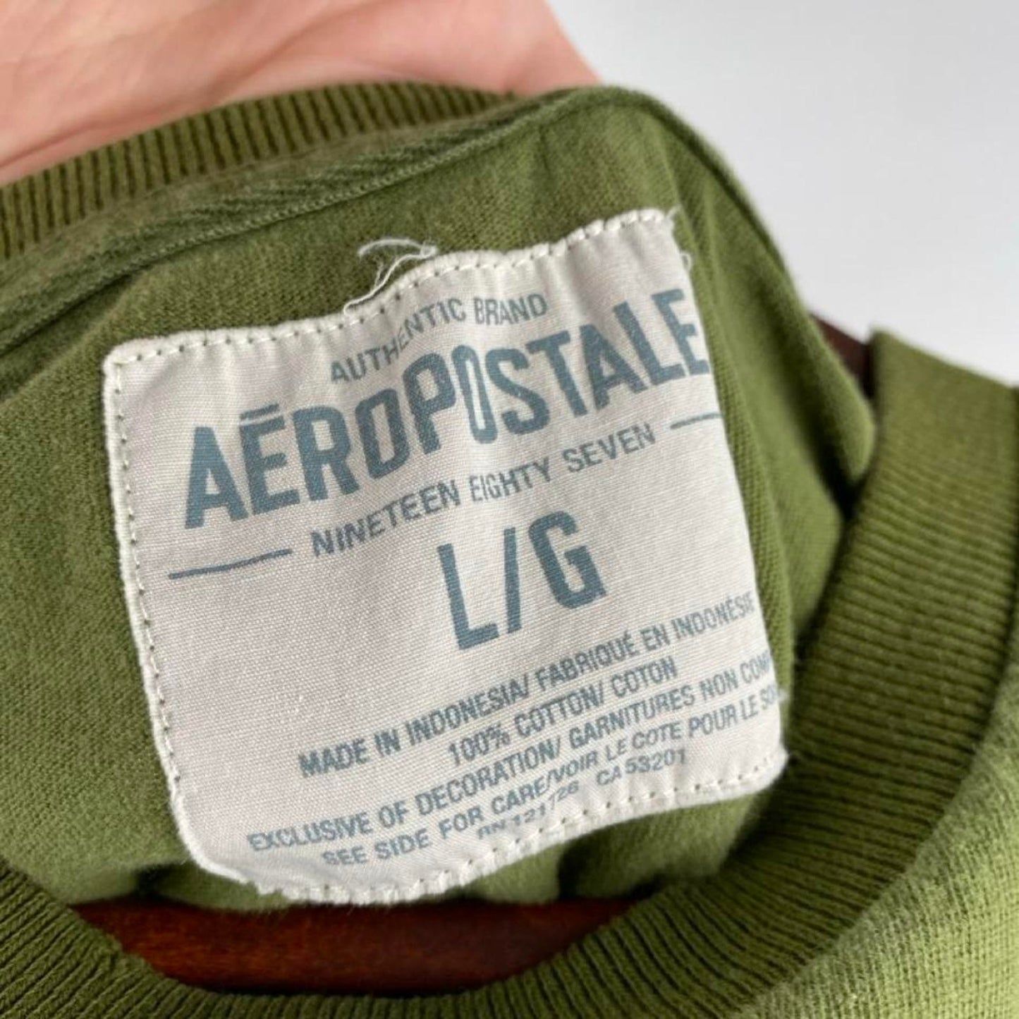 Aeropostale Tee - L